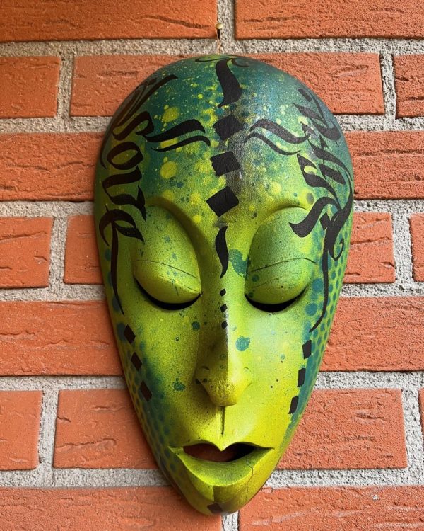 maschera in legno alien